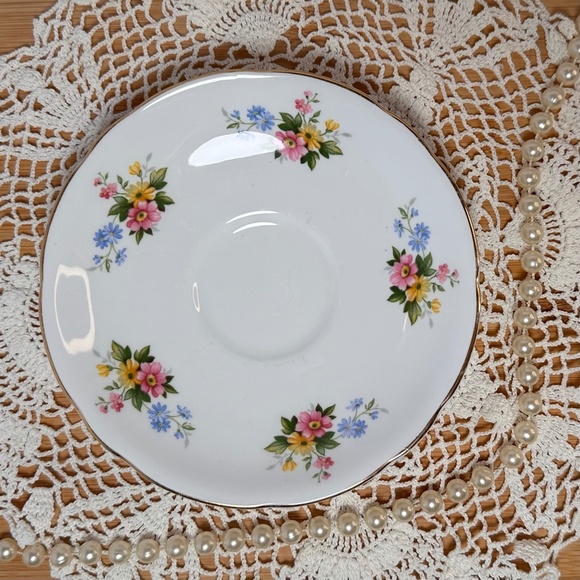 Royal Stafford Bone China Saucer Made in England Floral Gold Rim - Picture 1 of 4